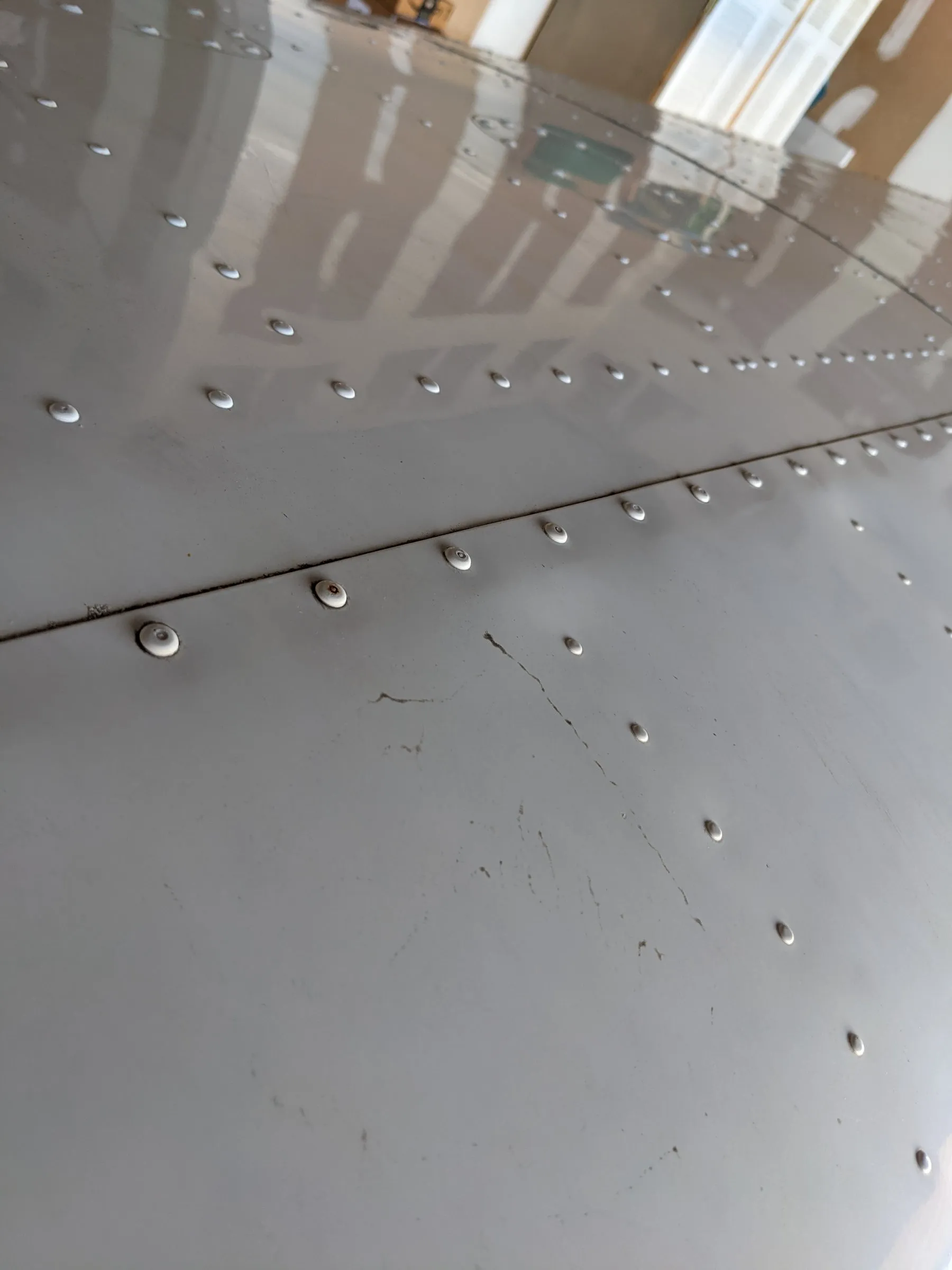 Riveted wing skin (glossy)